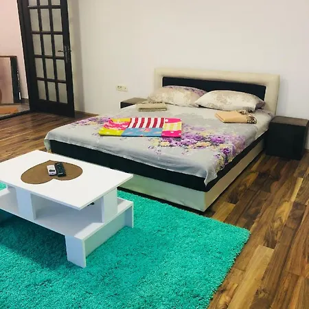 Stan Na Dan Gornji Milanovac-centar-nova Gradnja 公寓