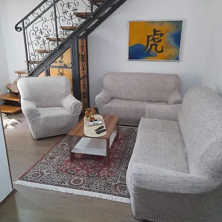 Stan Na Dan Gornji Milanovac-centar-nova Gradnja * 上米拉诺瓦茨