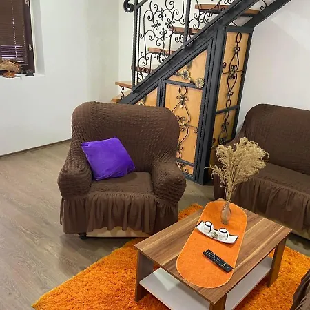 Stan Na Dan Gornji Milanovac-centar-nova Gradnja 고르니 밀라노바츠