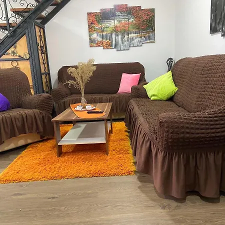 Stan Na Dan Gornji Milanovac-centar-nova Gradnja 上米拉诺瓦茨