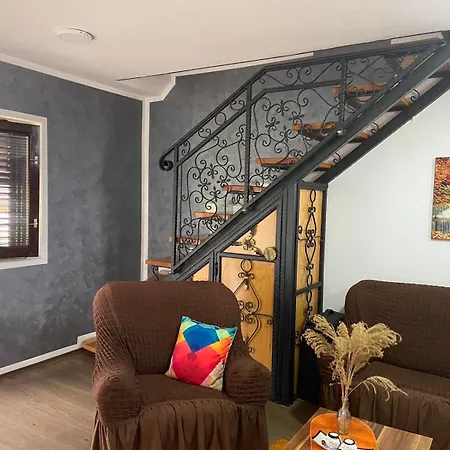 Stan Na Dan Gornji Milanovac-centar-nova Gradnja 公寓 *